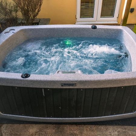 The Retreat, Own Hot Tub, Romantic Escape, Near ليم ريجيس المظهر الخارجي الصورة
