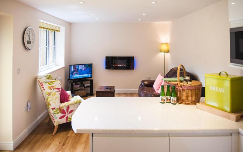 The Retreat, Own Hot Tub, Romantic Escape, Near ليم ريجيس المظهر الخارجي الصورة